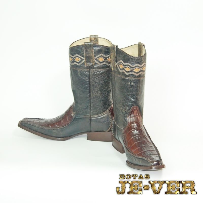 ウエスタンブーツ専門店 本格派ブーツをメキシコから直輸入